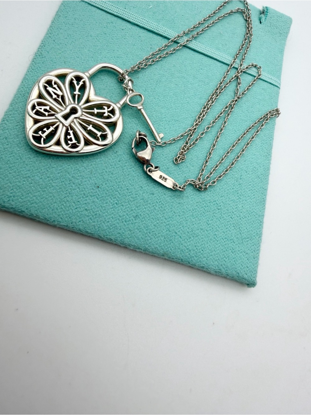 Tiffany & Co. 18” medium enchant filigree heart w key necklace sterling silver - Picture 7 of 12